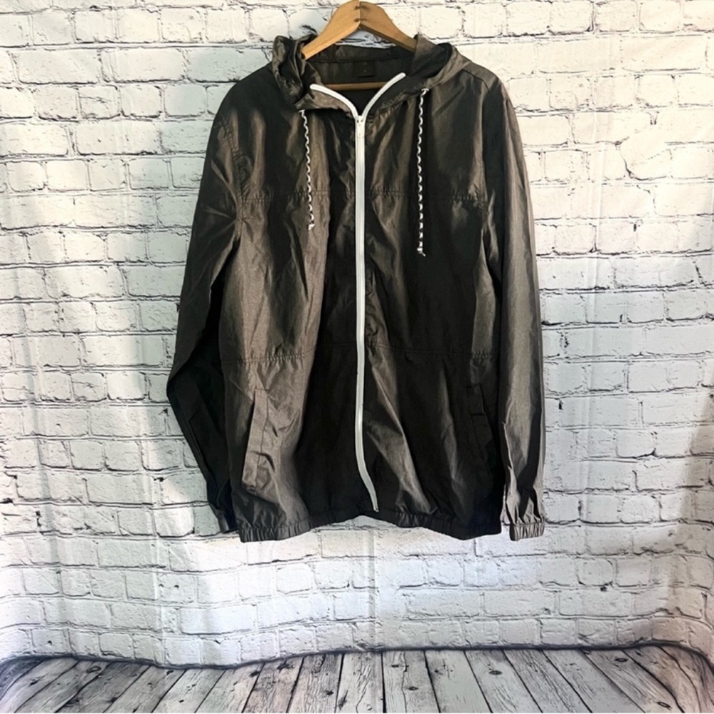ZINE. Gray windbreaker. Size L